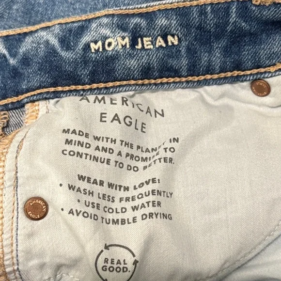 American Eagle Mom Jean Strigid Womens Sz 4 Distressed Thrashed Y2K Casual - Picture 7 of 9